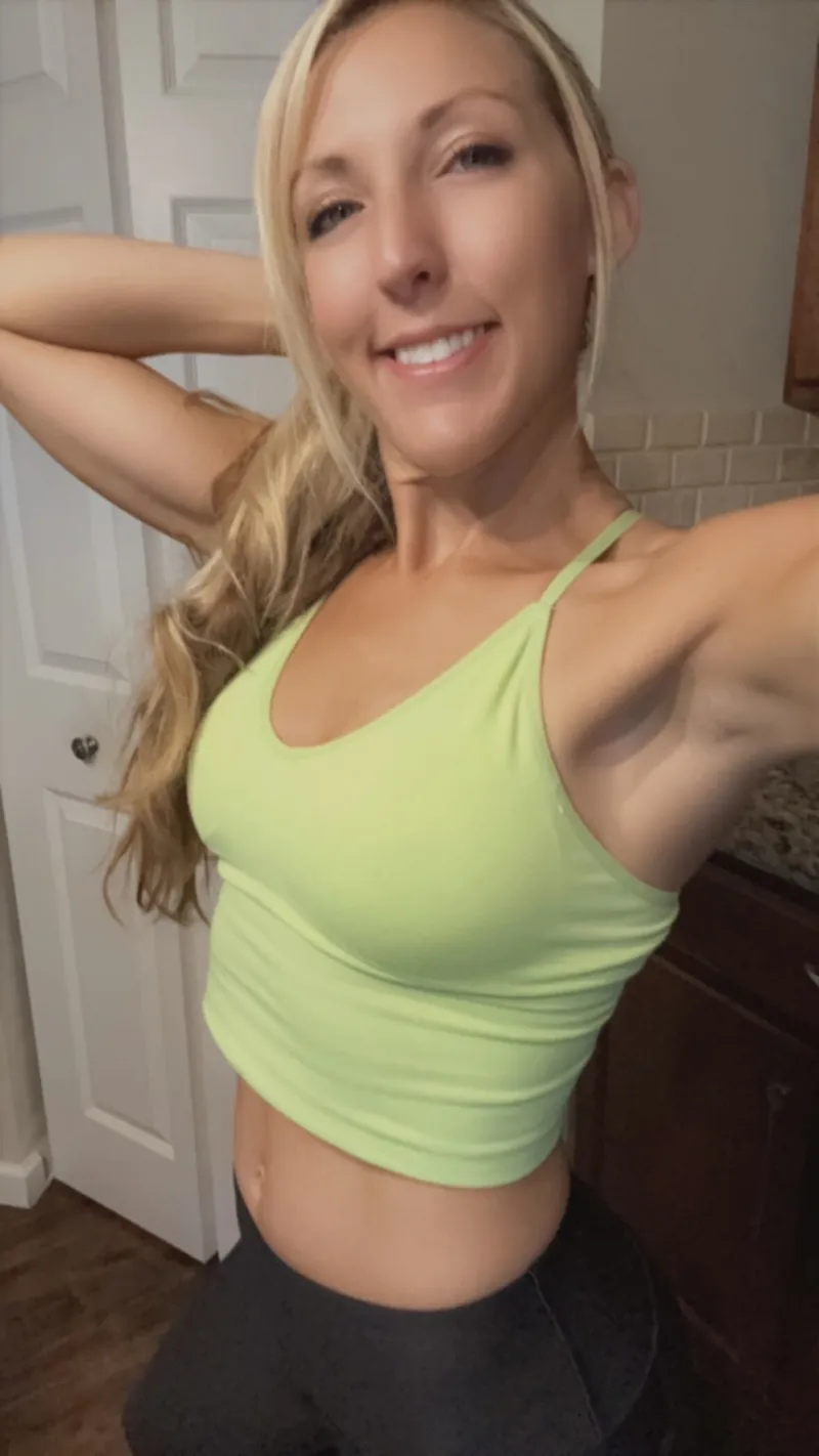 Thumbnail ErikaSwingz Embraces Blonde Persona in OnlyFans101 Category