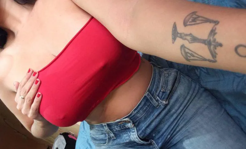 Thumbnail Double the Stares: red-afroo's Riveting Story