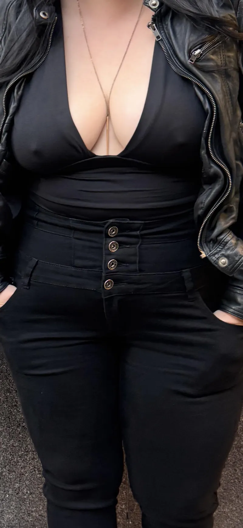 Thumbnail Embrace Freedom: Going Braless for Comfort and Confidence