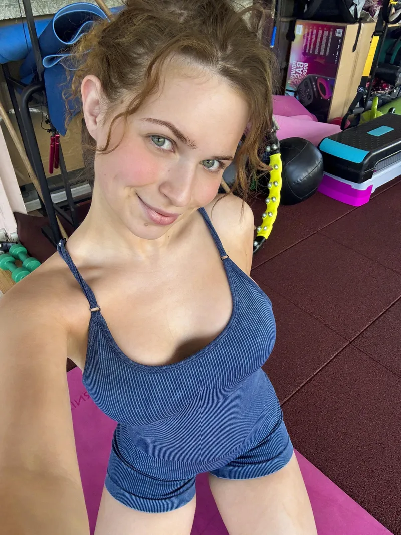 Thumbnail Catching Eyes at the Gym: F19 Revelation by pumpkinpieRi