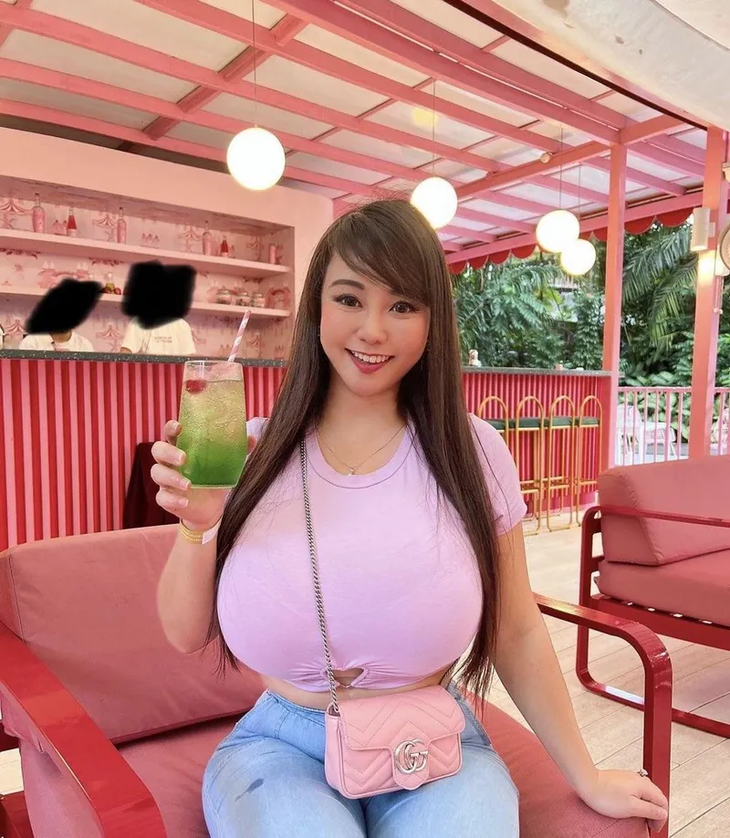 Thumbnail Conquer the Shirt Stretcher Final Boss with IcyHighlight1617