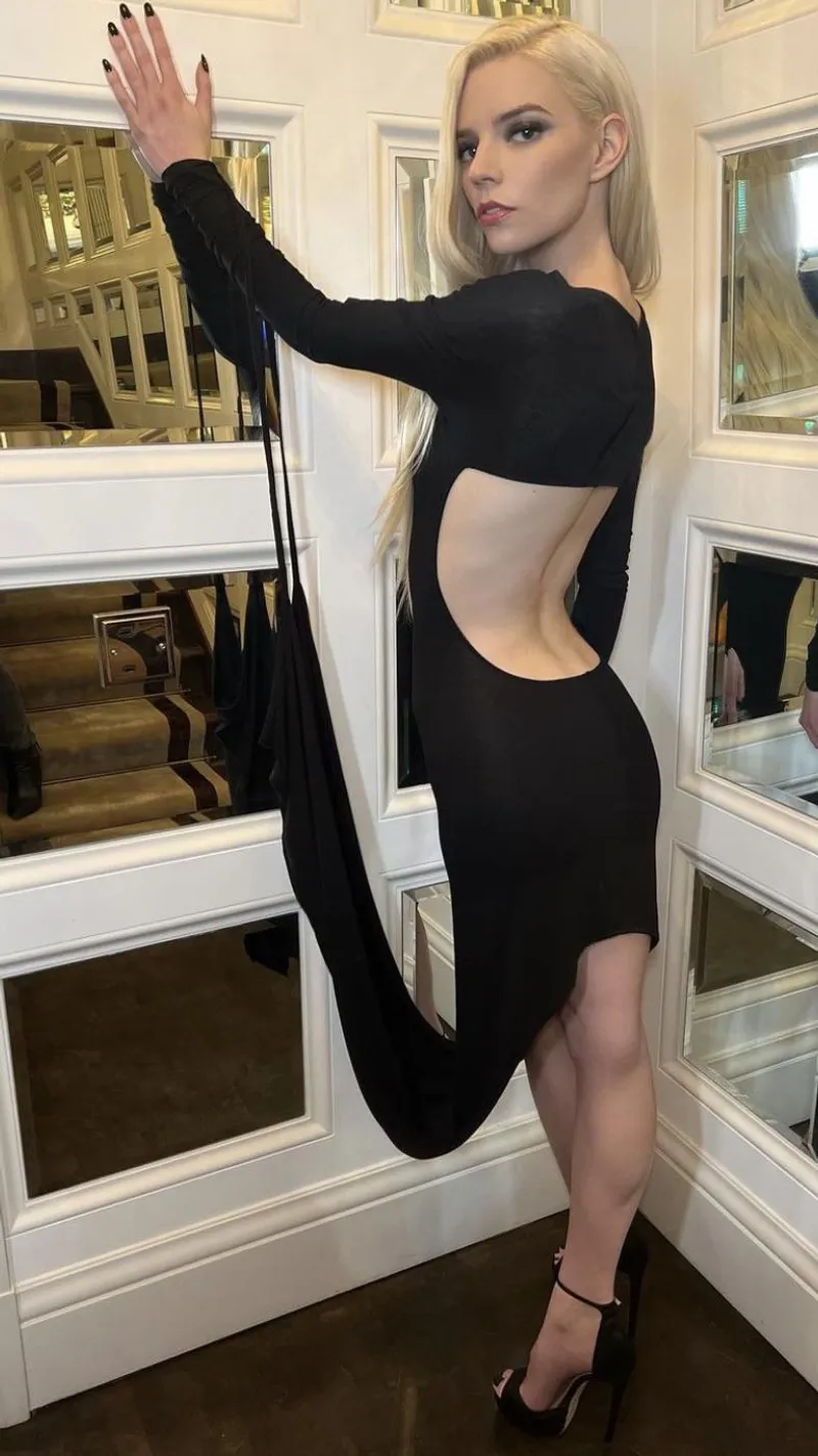 Thumbnail Unveiling the Allure of Anya Taylor-Joy with Majody511