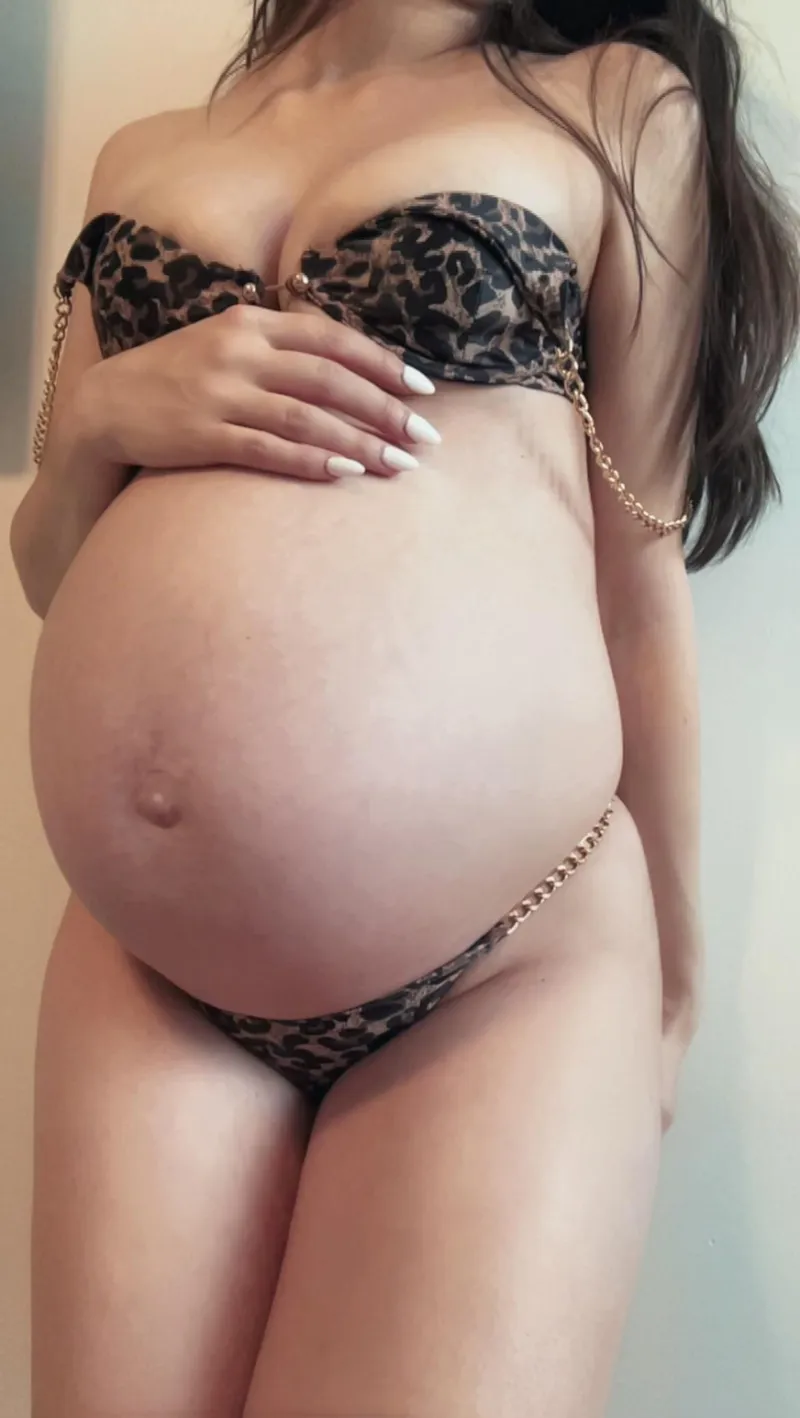 Thumbnail Beach Pregnancy Fantasy: bumpbabe101's Sensual Vibe