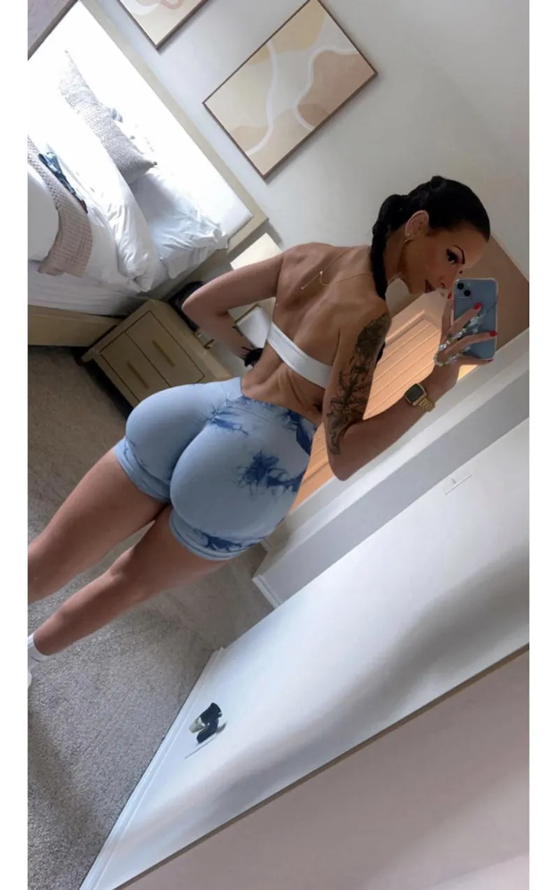 Thumbnail Gym Time Adventures in Yoga Pants by HotWetHailey