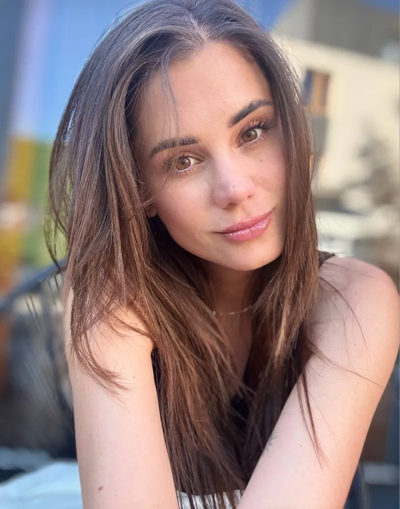 Thumbnail Intriguing Elegance | LittleCaprice Shines in 'Sooo pretty...x'