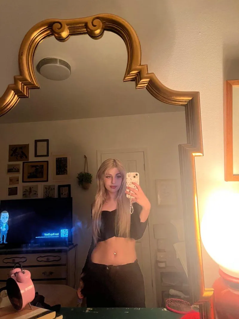 Thumbnail Attitude On Point: Croptop Girls' Playful Spirit