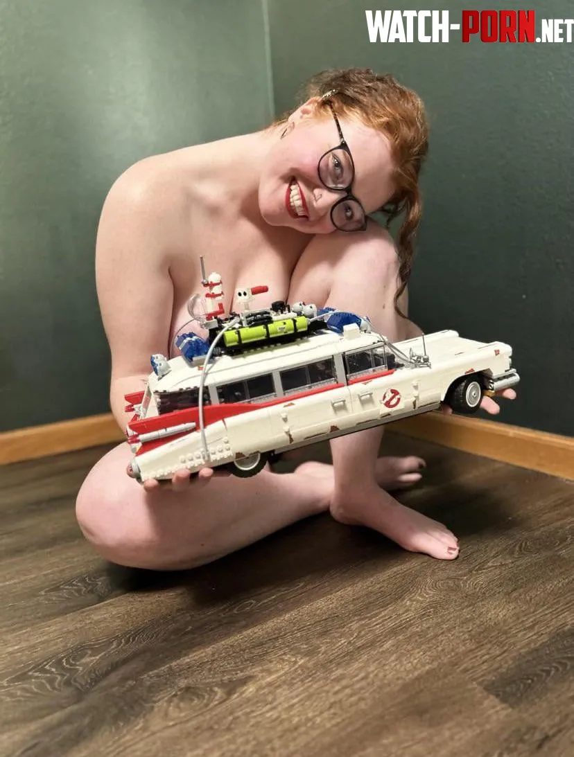 [F] Who you gonna call? (I hope it’s me) by thelegogoddess_