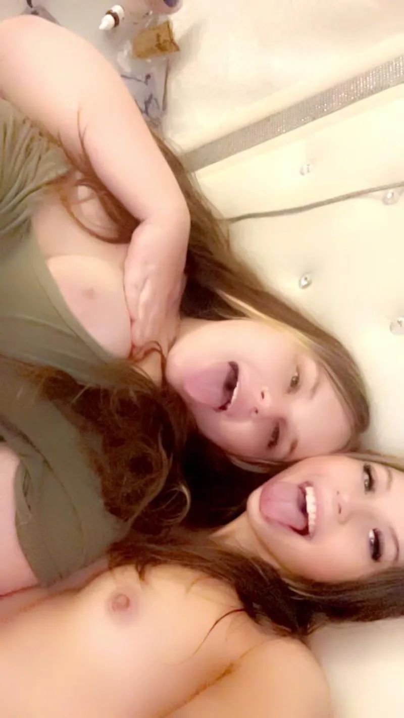 Thumbnail Ball-Draining Experience: Pretty_daisy514 Awaits | slutsofsnapchat
