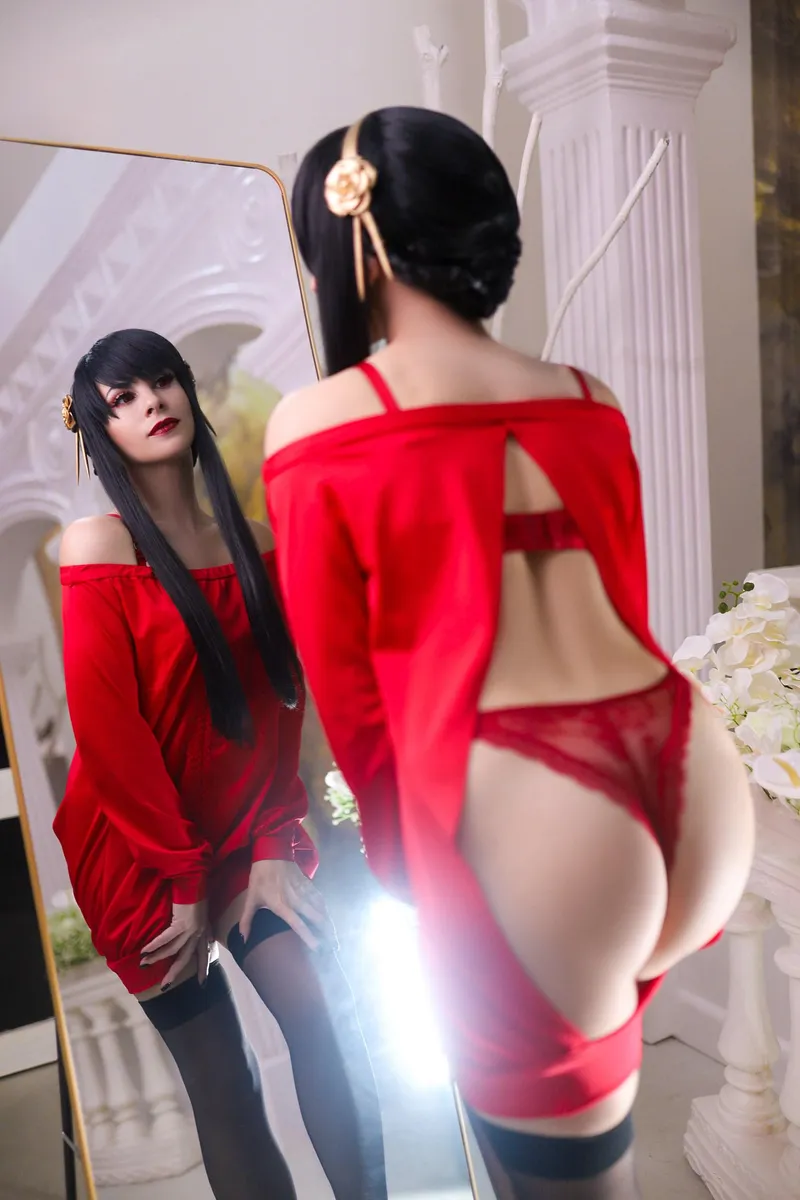 Thumbnail Yor Forger Transformation by Yuna Kairi | YunieSunshine