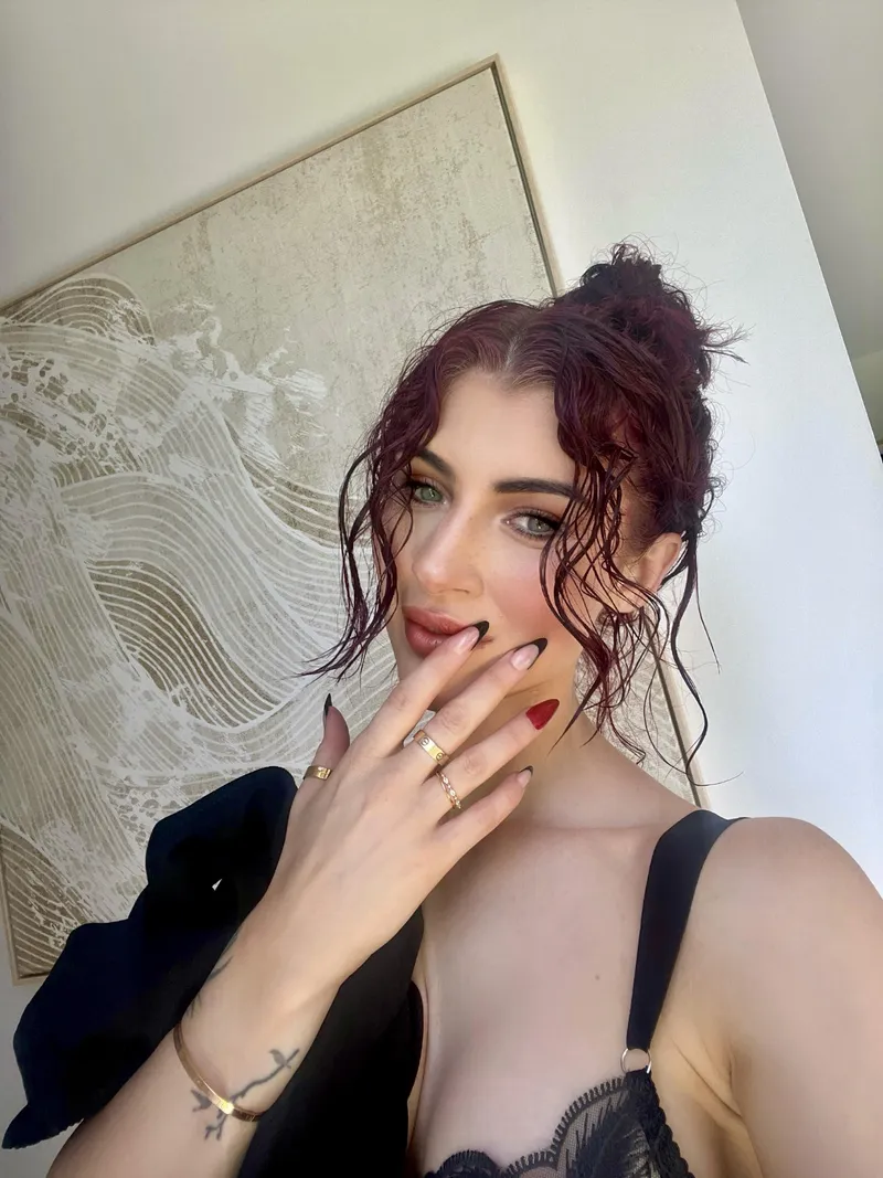 Thumbnail Join itis_annn for a Stylish Girls Night with Black & Red Nails