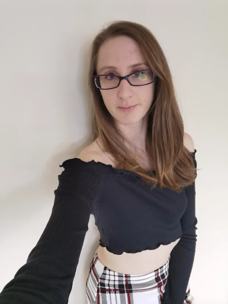 Thumbnail Casual Chic Vibes: Elevating Your Look with Crop Tops by WeekendIcy2640