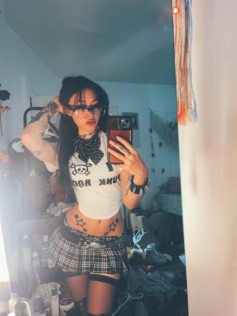 Thumbnail Discover SnickerDoodleBabee's Favorite Sexy Student Look in nsfwoutfits