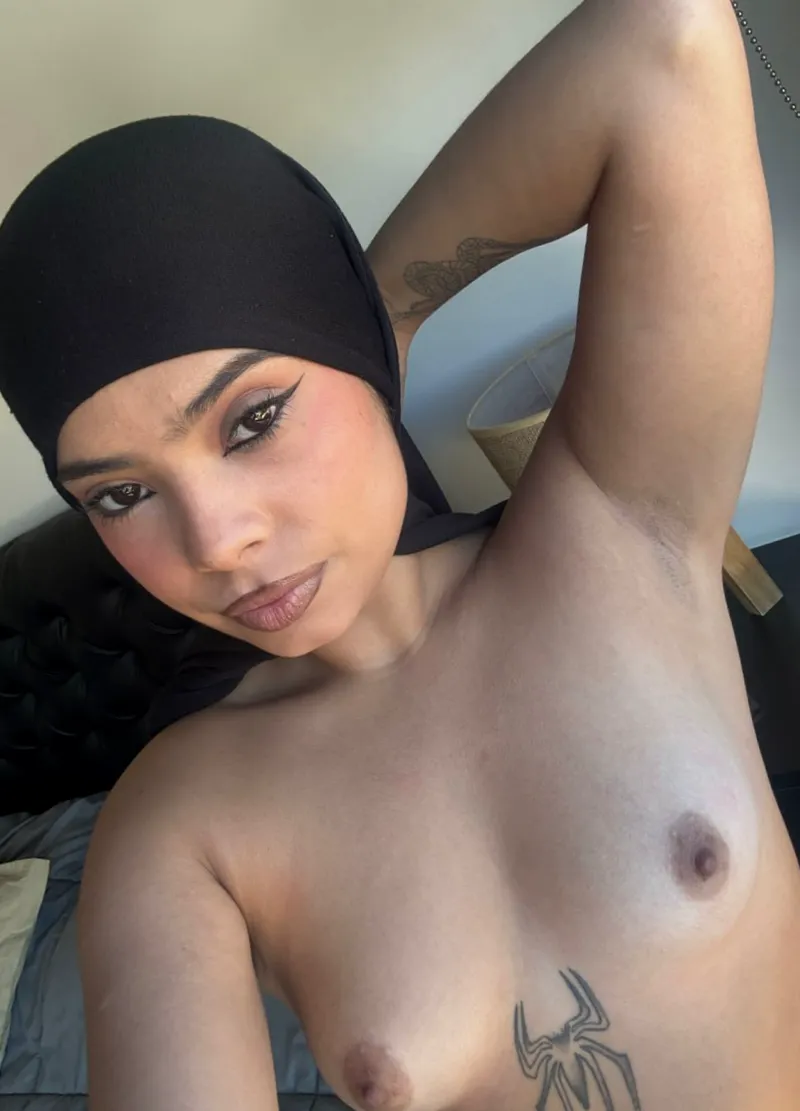 Thumbnail Seductive Pleasure: Delve into Armpit Sensations | Author JessyGlow