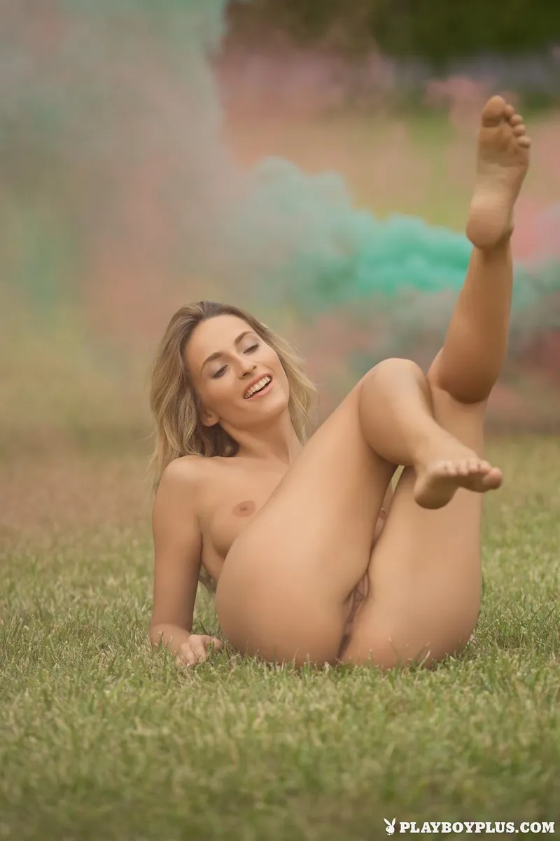 Thumbnail Cara Mell: Radiating Beauty in the World of Playboy