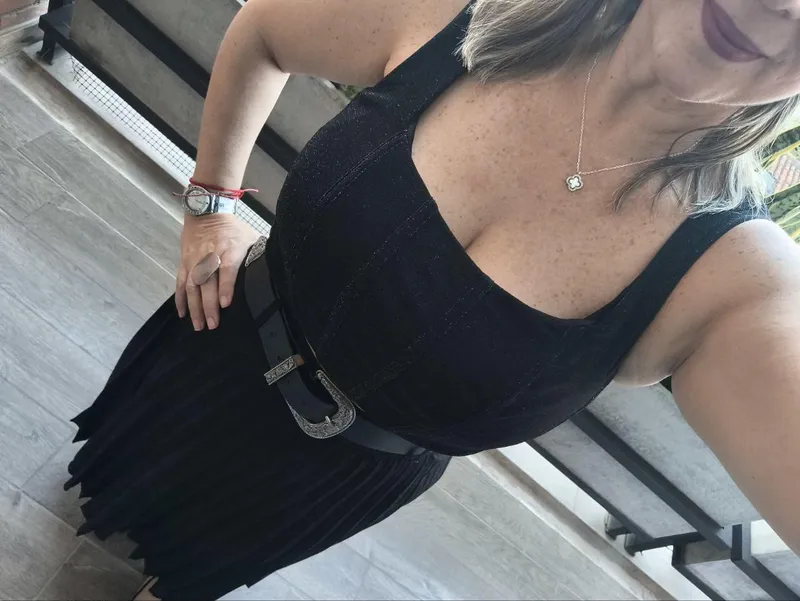 Thumbnail Feeling so busty today by sarahmoom
