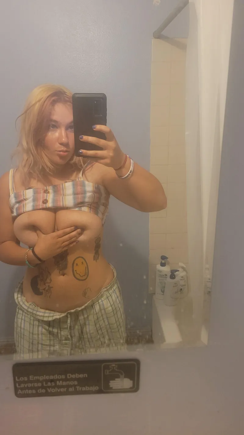 Thumbnail Handbra: Dive into Rating Pleasure and Style