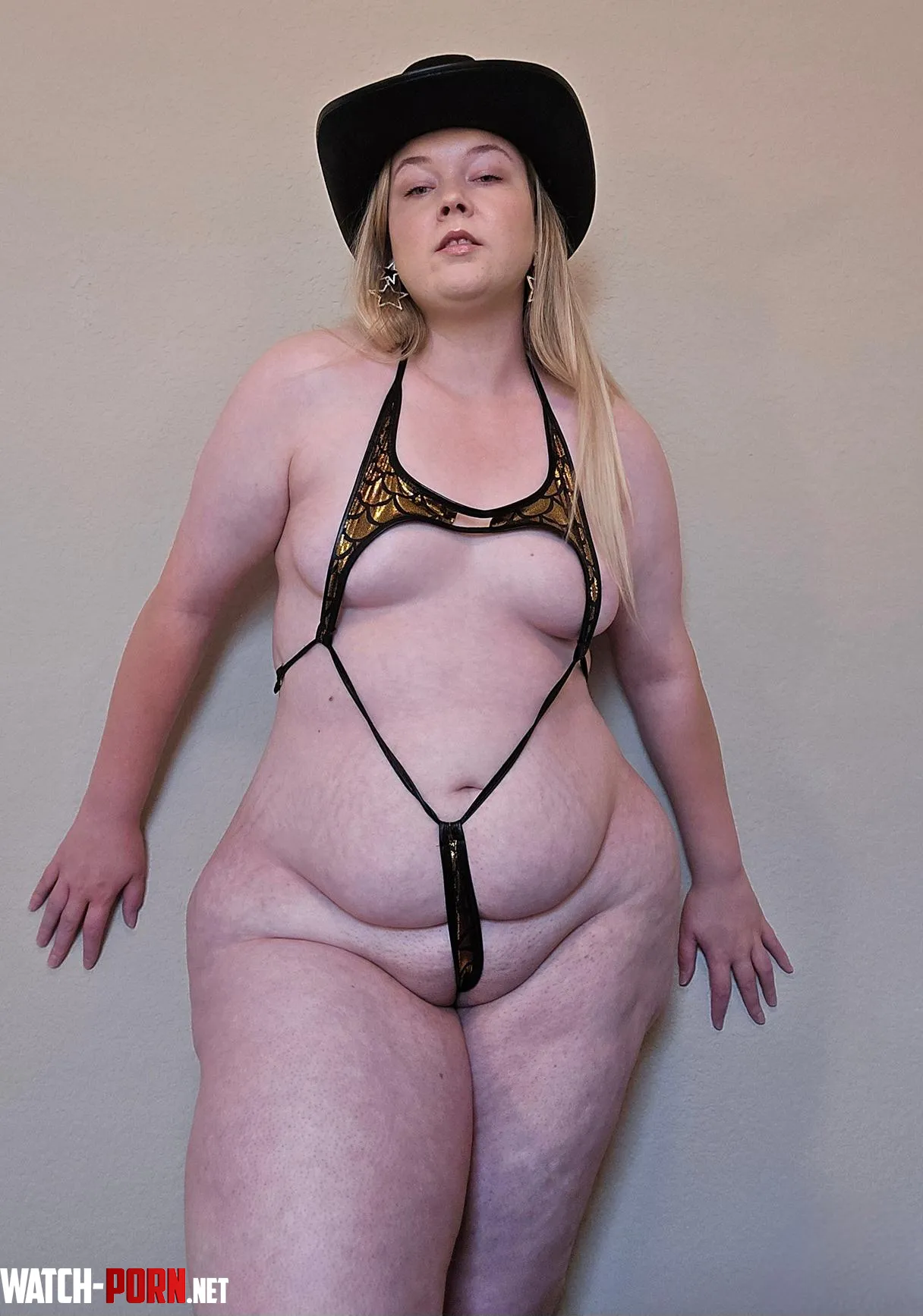 Southern goddess by sandie_cheeks