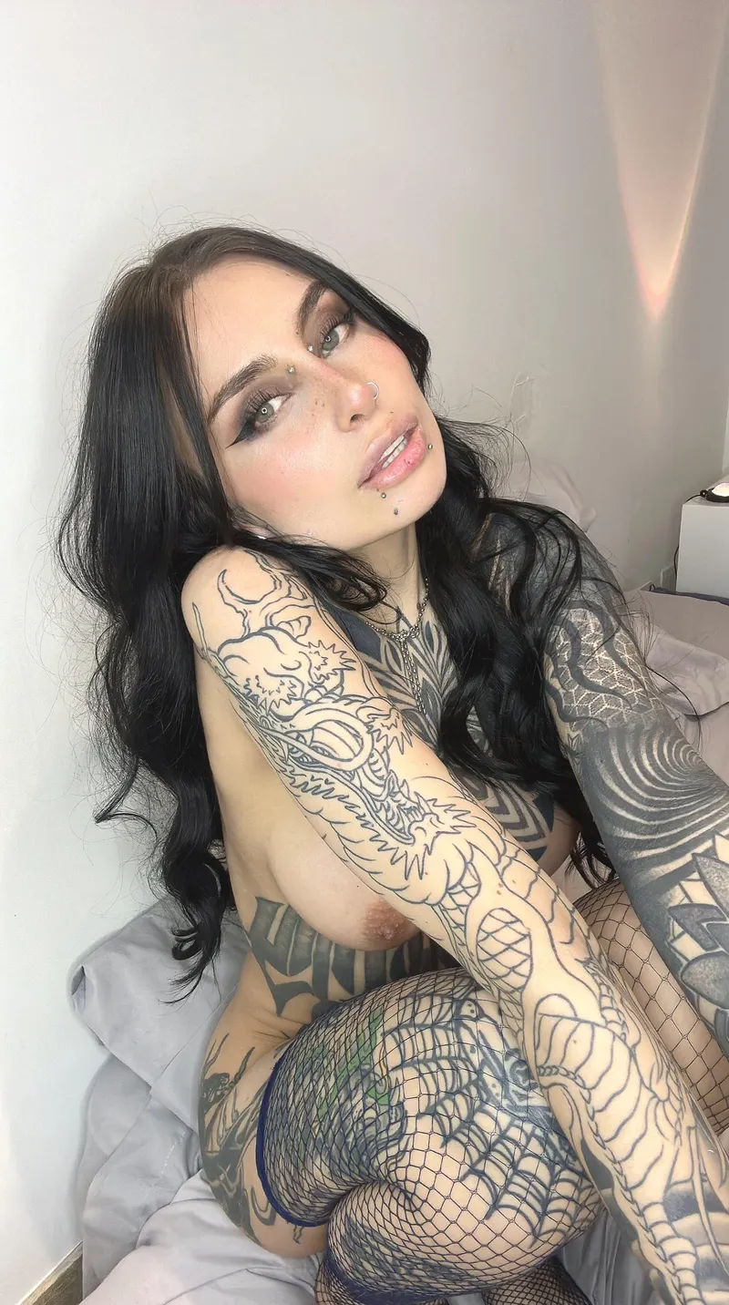 Thumbnail HoneyCrissp Casts an Arousal Spell in the PunkGirls Category - Surrender to Desire