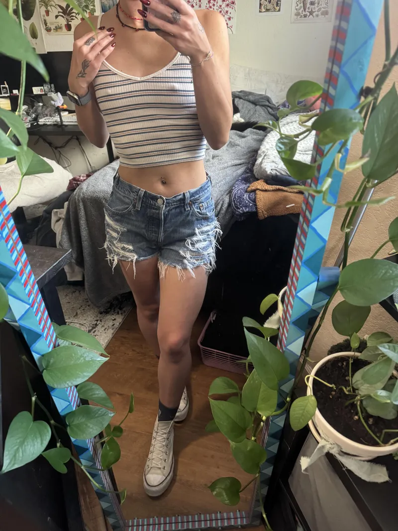 Thumbnail Get Ready to Turn Heads: Wearing Pokies with Confidence