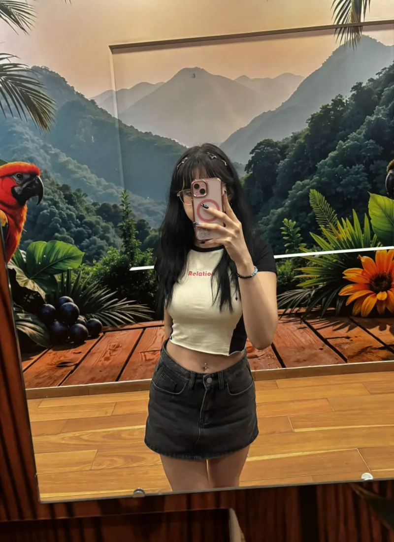 Thumbnail lunaDolliey's Journey: From Top to Crop Top in 2busty2hide Category