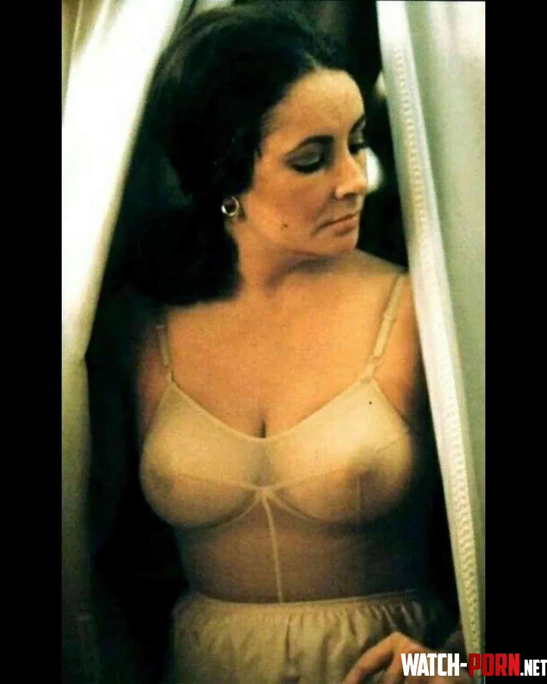 Elizabeth Taylor by Sea_Actuary_8696