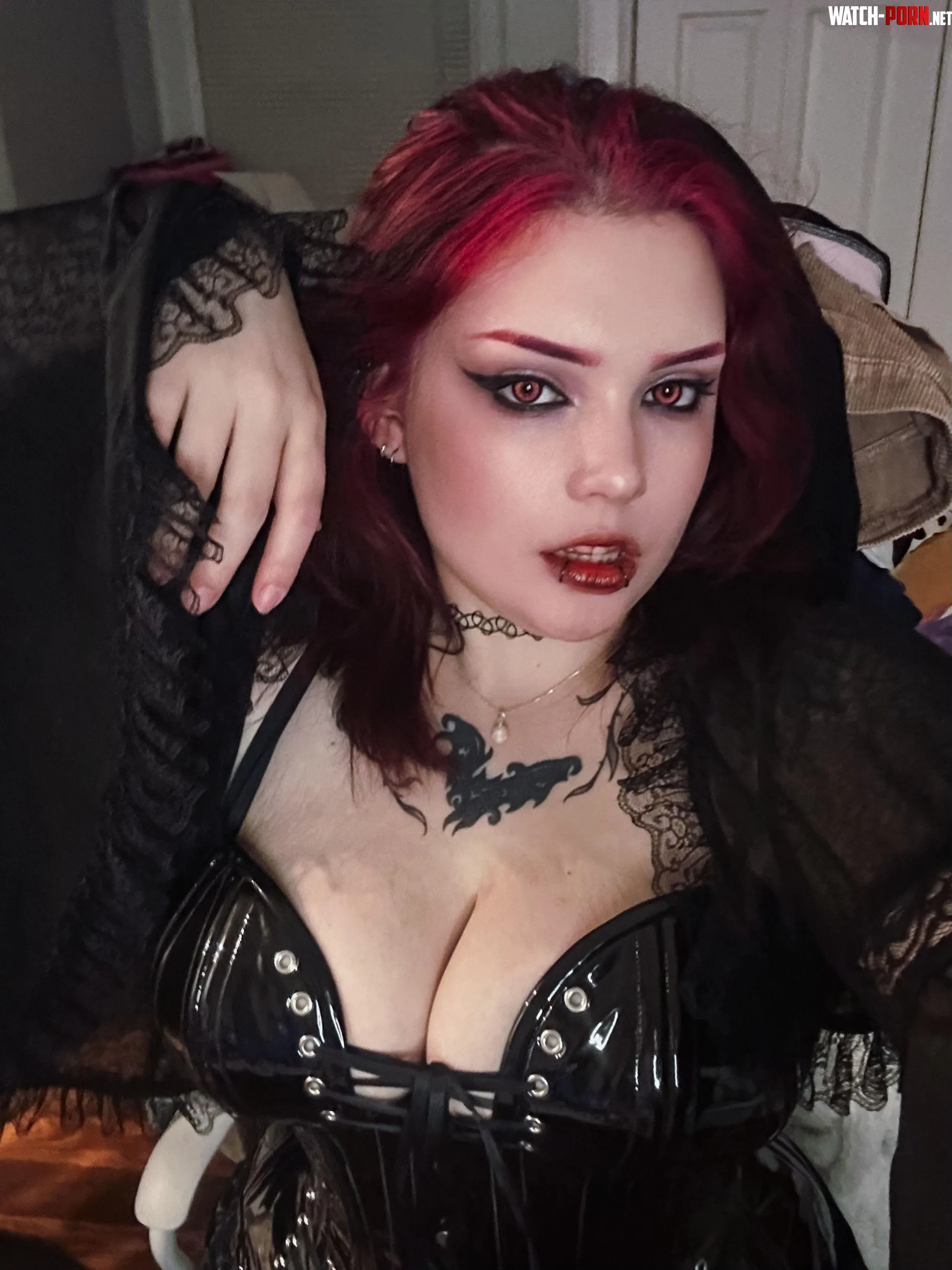 i haven't worn this corset in a while >.< by cybervampiregf