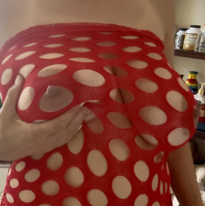 Thumbnail Beach326's 41yo Mom Displays Big Natural Tits | BigBoobsGonewild