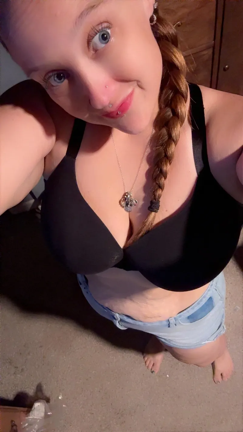Thumbnail Feast Your Eyes on @daddiesbaddie87: An InstagramHotties Sensation