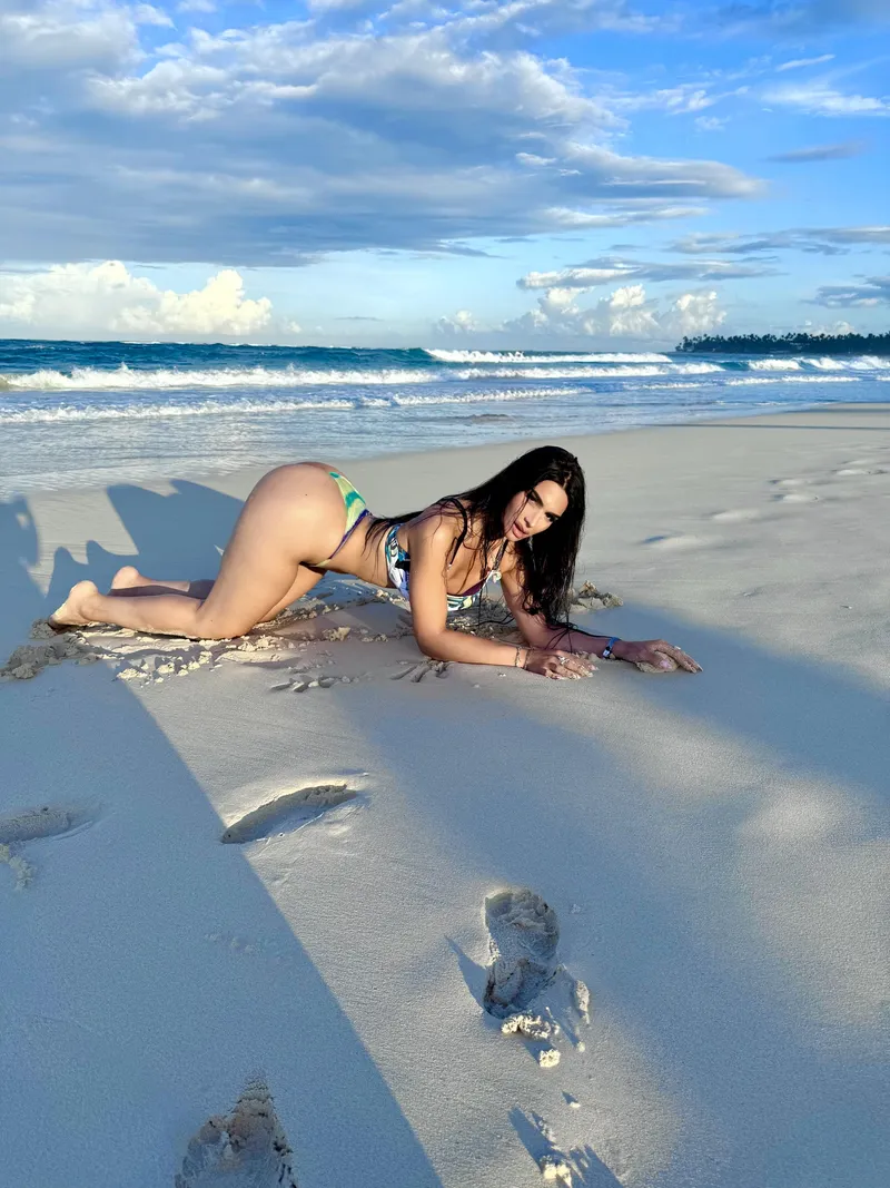 Thumbnail melyliciouss' Fun-filled Beach Day in BikiniBodies - Join the Sand Adventure!