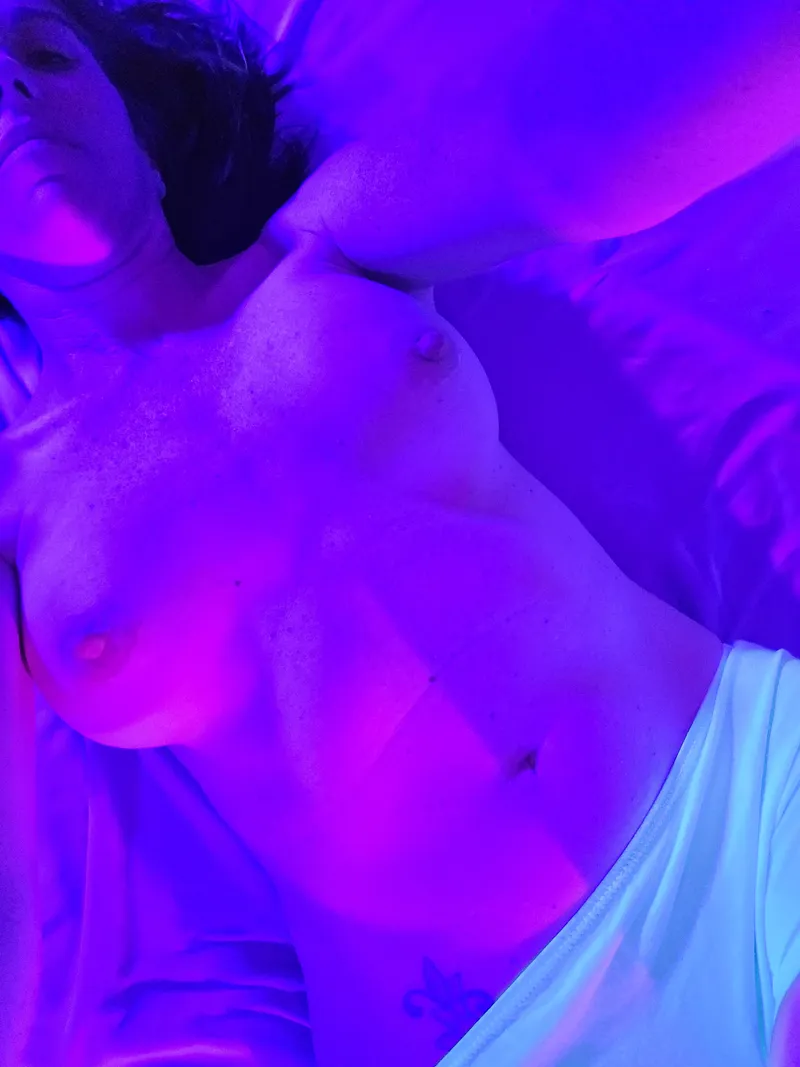 Thumbnail Hi by MaybeBaby1980 | Category: MilfPanties