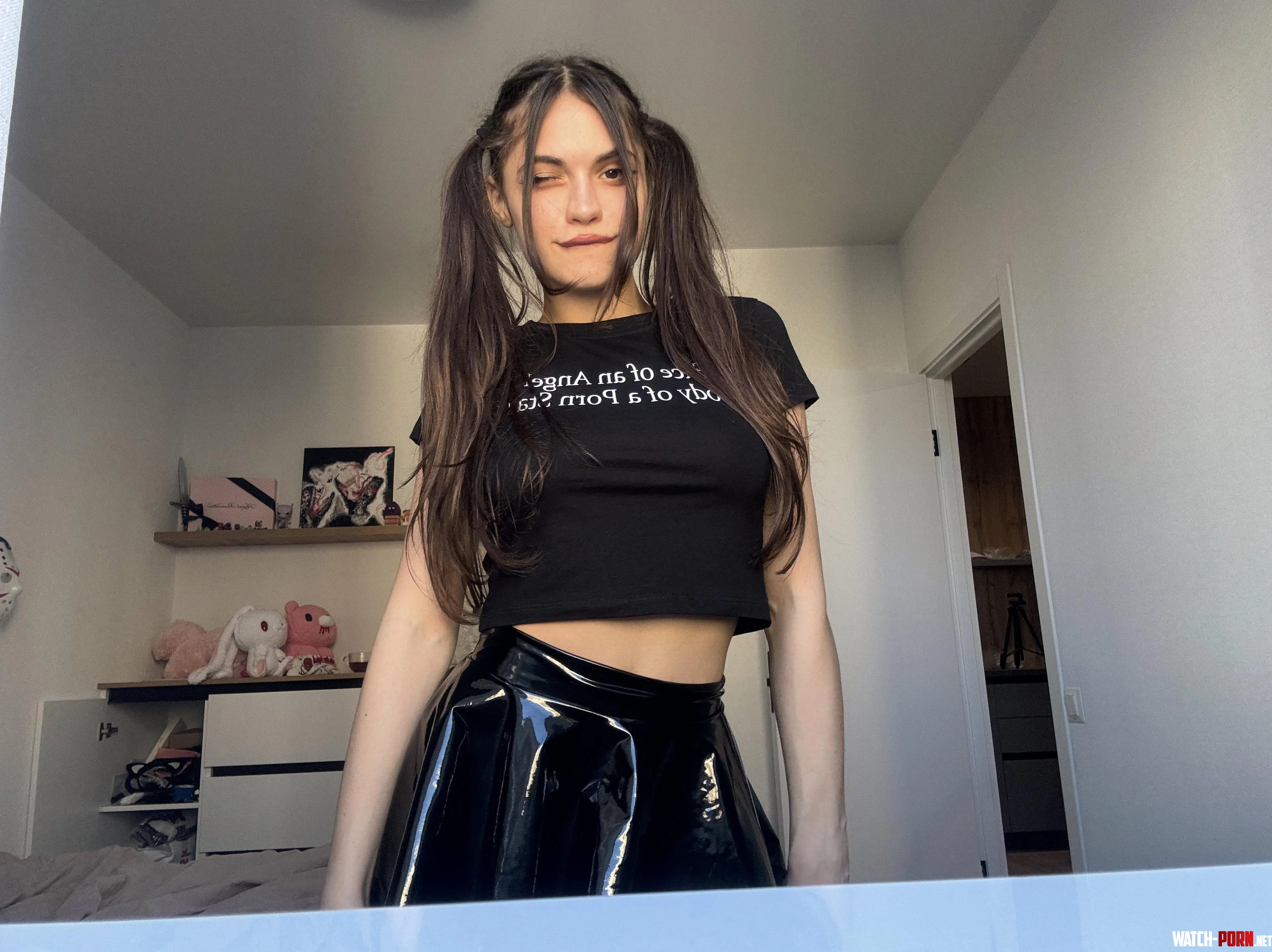 new here hi i’m chloe by isouzy