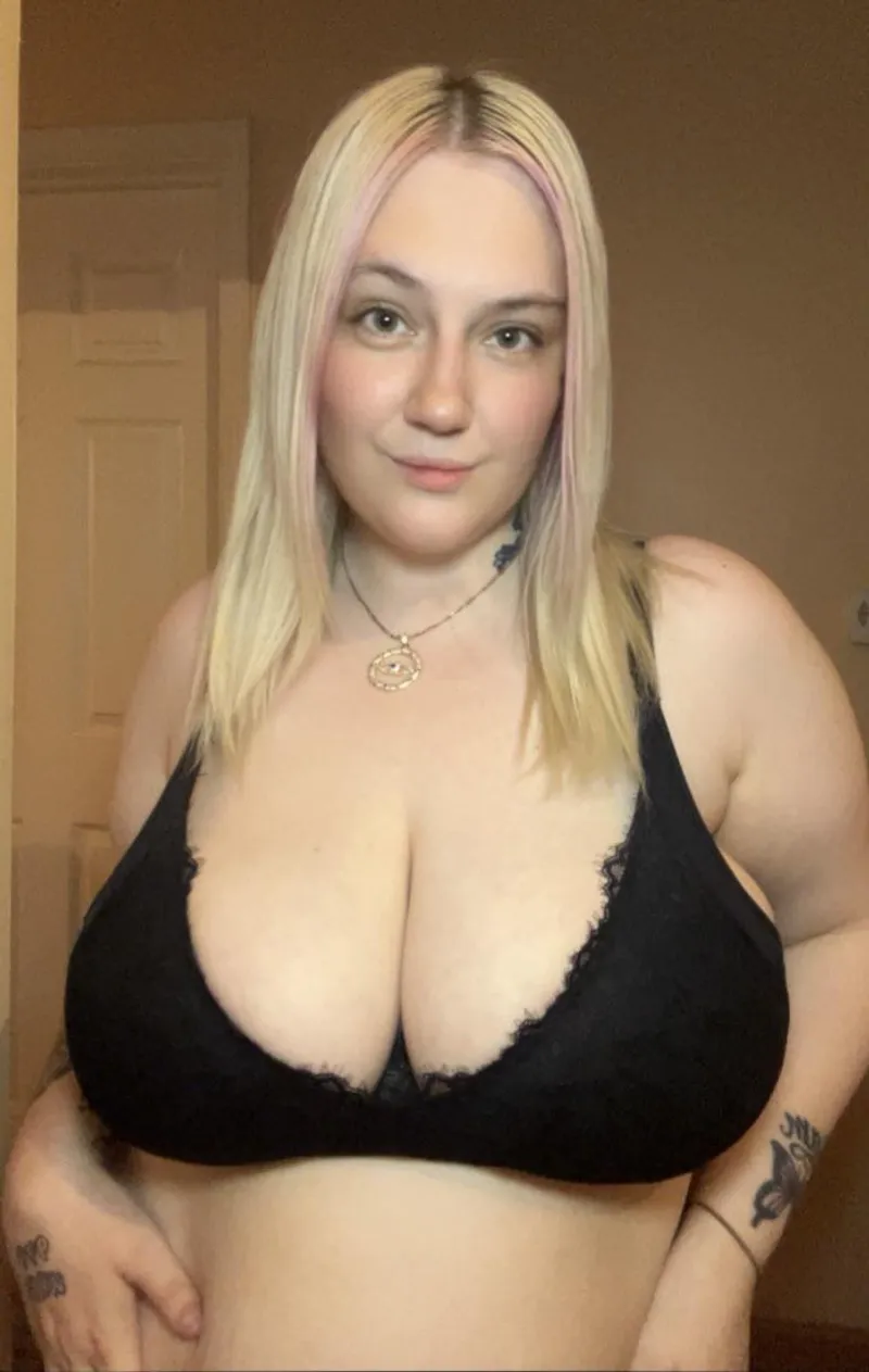 Thumbnail Hey there ❤️: Introductions from FickleRelationship50 in OnlyFans World
