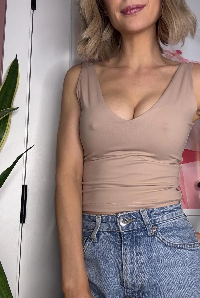 Thumbnail Timeless Elegance: My Favorite Braless Look by lisa-scott-32