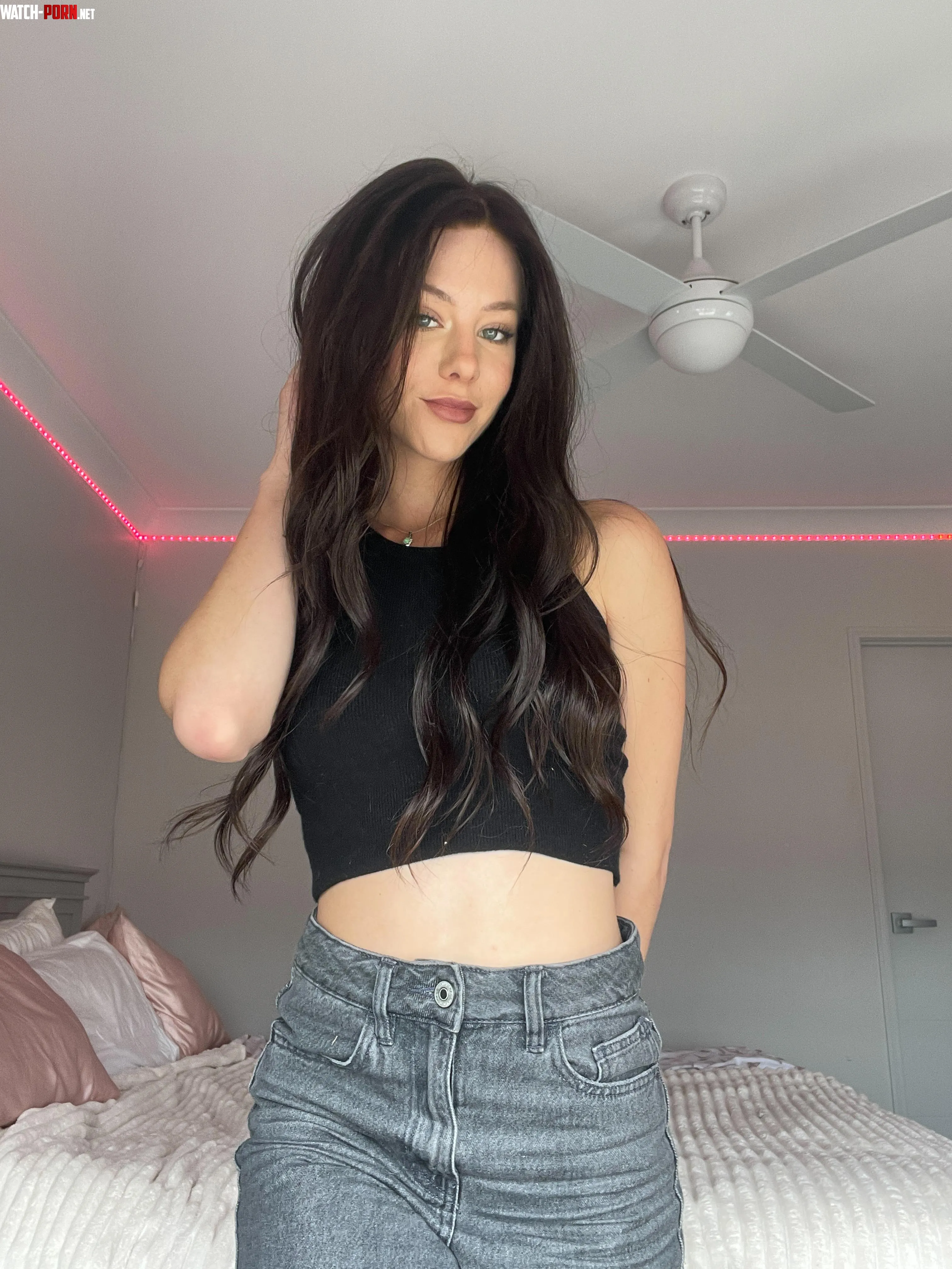 feeling cute and sexy with my fave black croptop by brighteststarlights