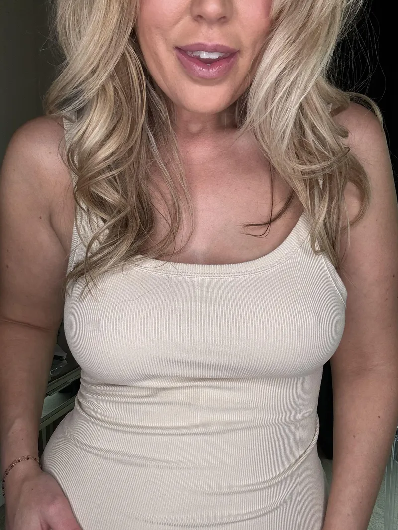Thumbnail Perky and Proud: The Braless Confidence of legally_mel