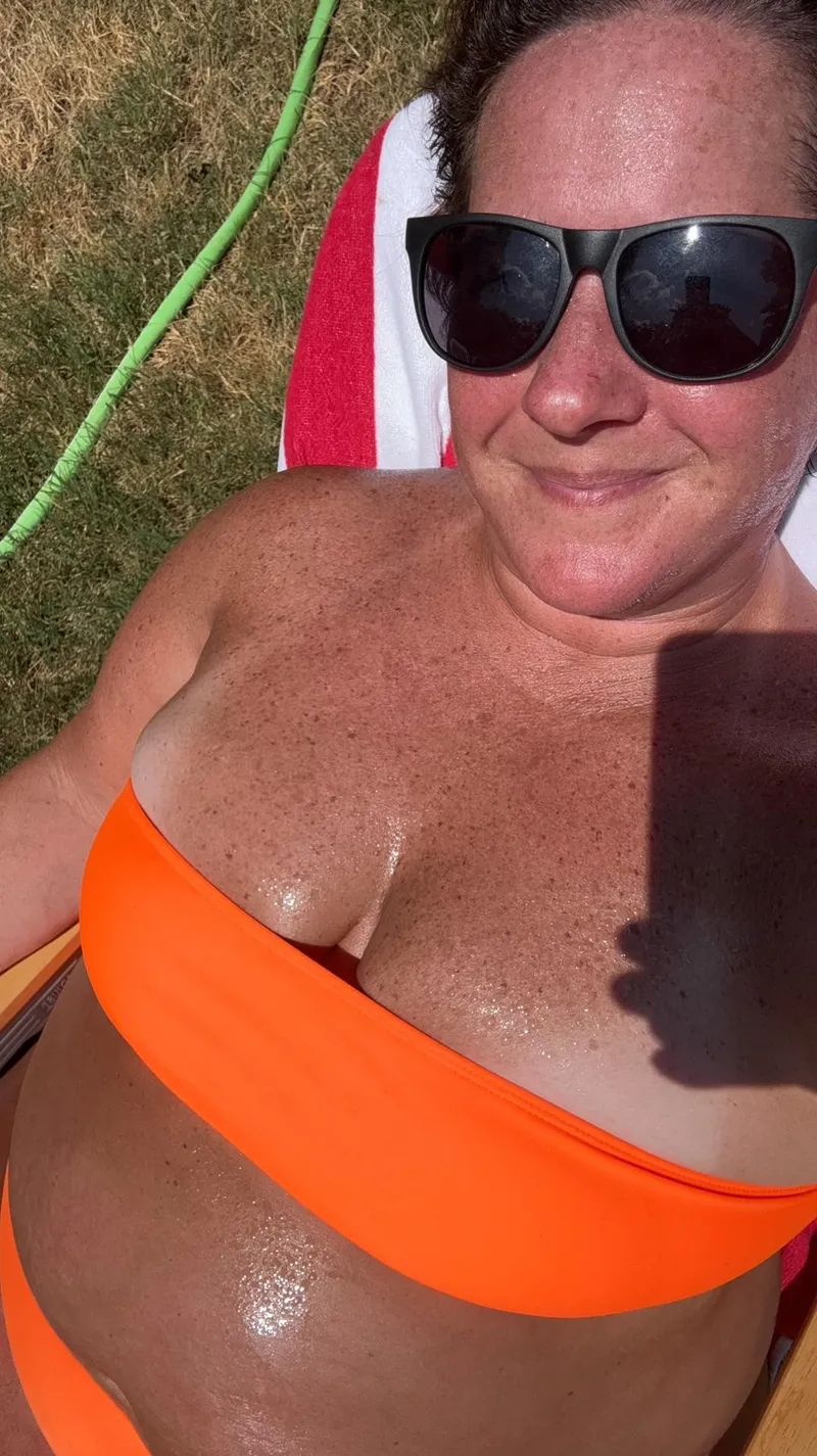Thumbnail Cooling Off in the Sun - Emeraldjewelz5 | BikiniBodies