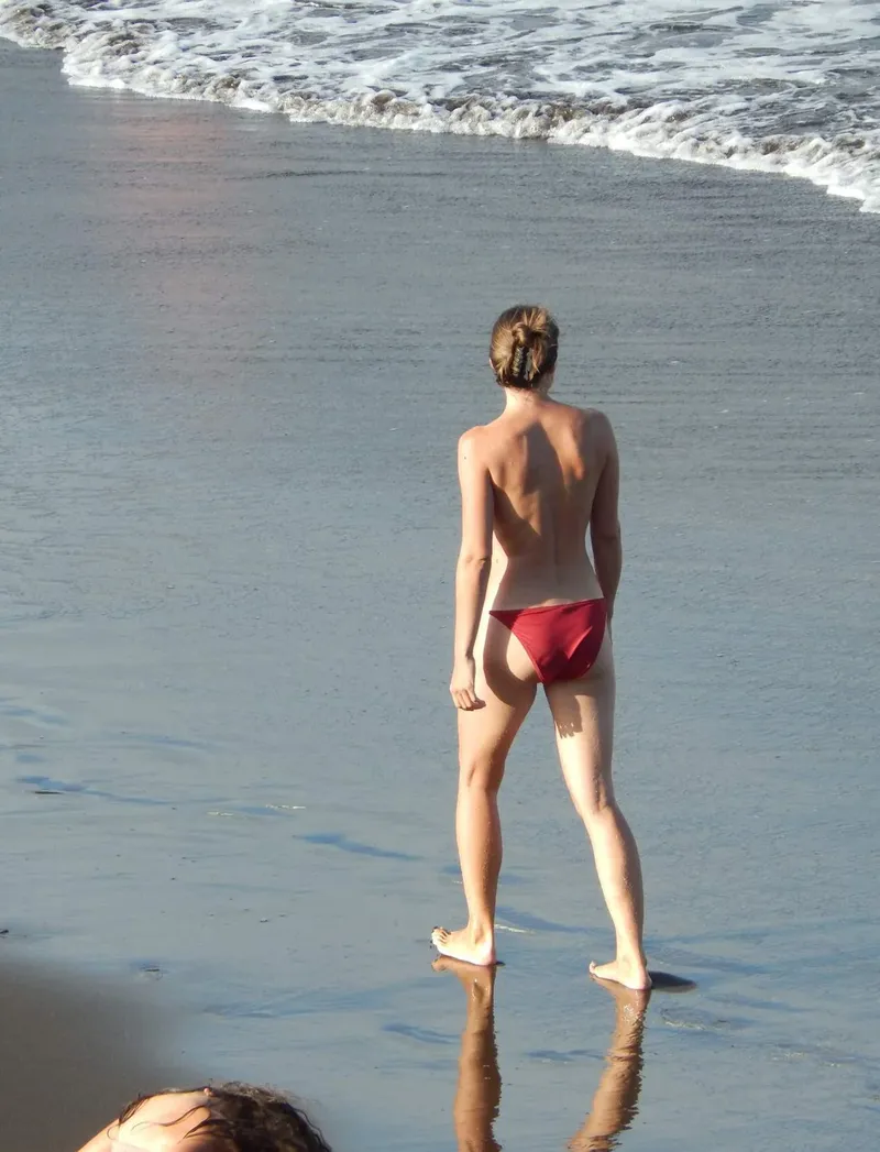 Thumbnail isa_bea's BikiniBodies Sea Inspection