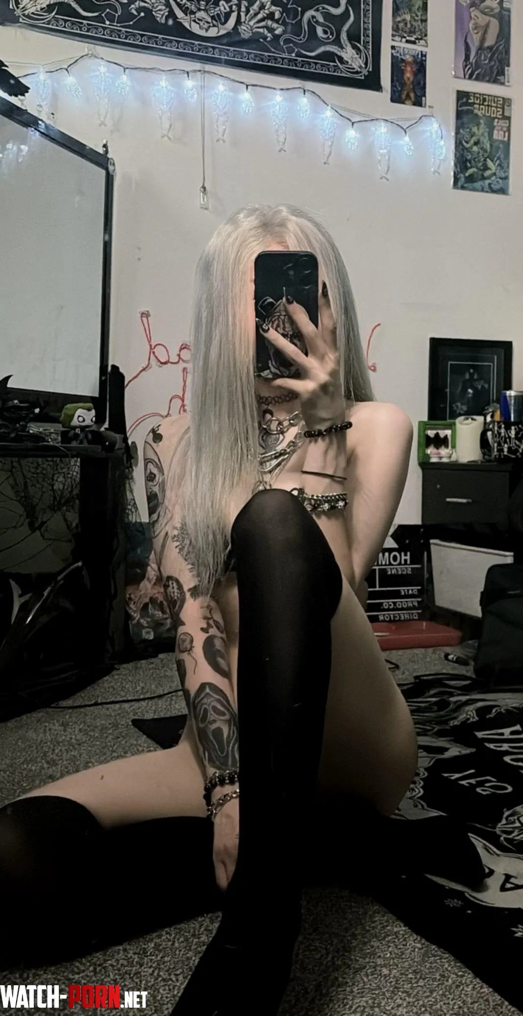 Are kinky goth girls your type? by LivingDeadGothh