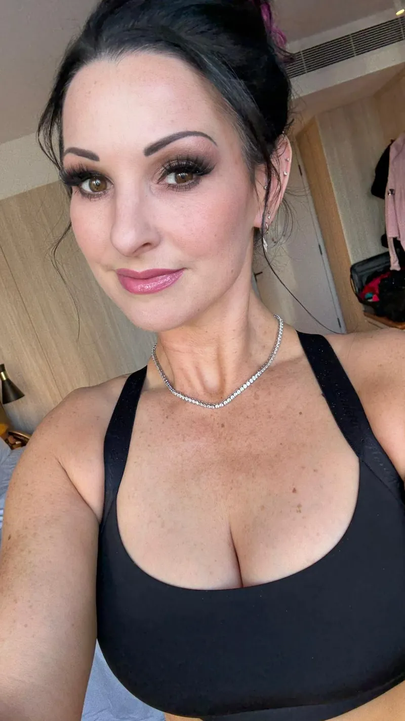 Thumbnail From Innocence to Seduction: Bonitaxxxx's Journey