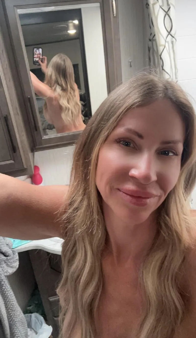Thumbnail Composed Mirror, MILF Panties Reveal by SkullCrusherX01 | Category: MilfPanties
