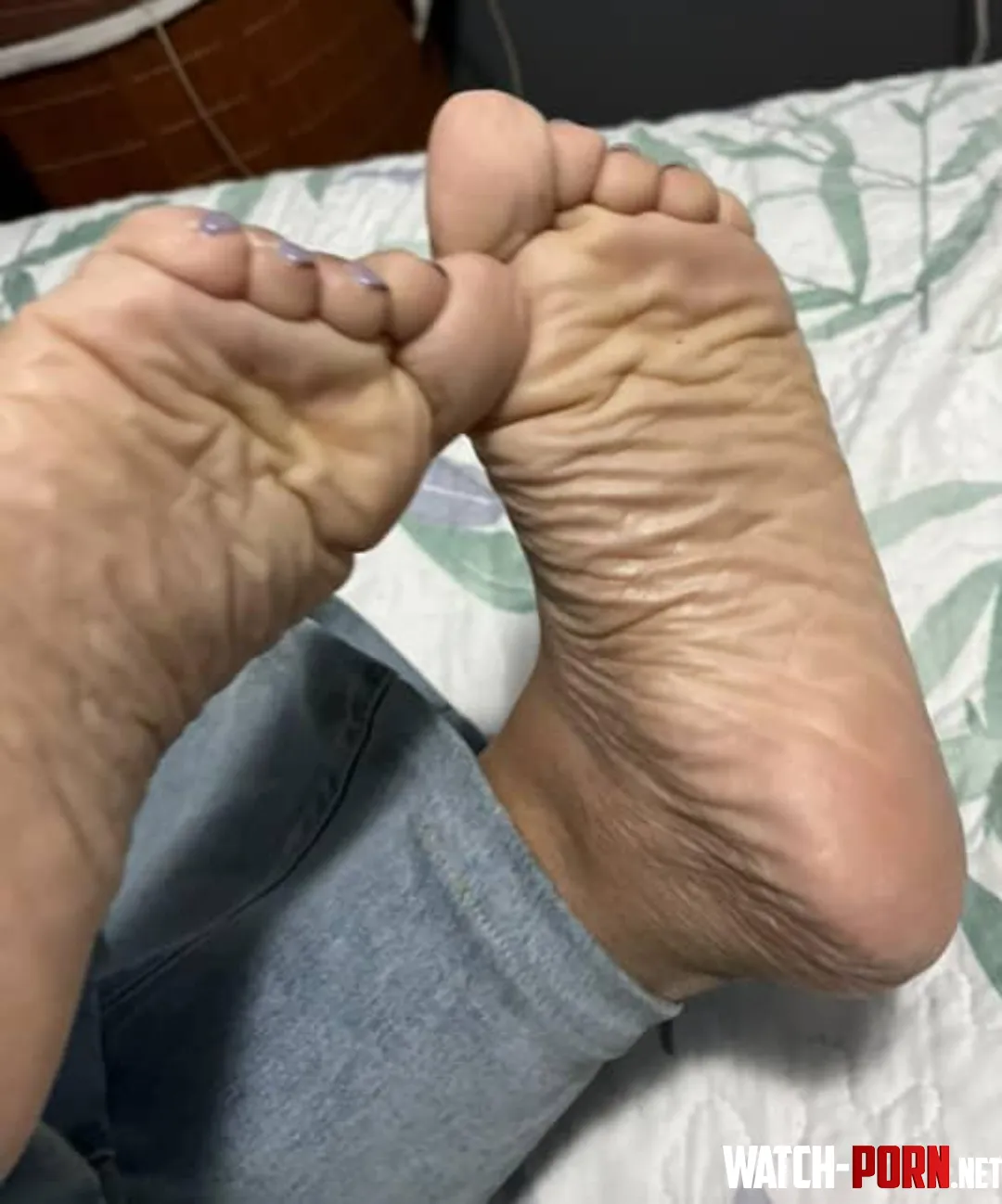 It's Soles Sunday and You're on Wrinkle counting duty. Enjoy these tiny feet by CatalinaBustamante
