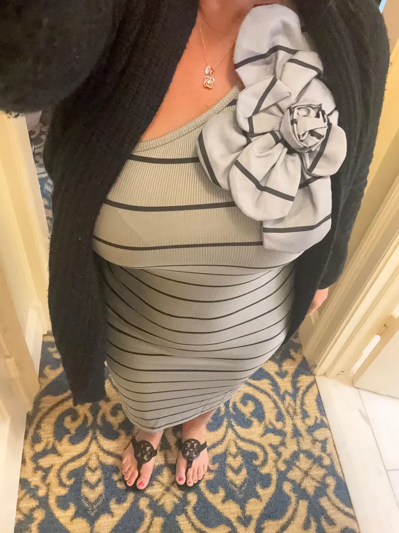 Thumbnail souterngal6912 Flaunts Curves Delicately in AmazingCurves
