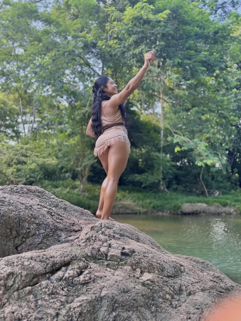 Thumbnail Appreciating Nature and Beauty: maggiemarina's Irresistible Ass in indiangirls