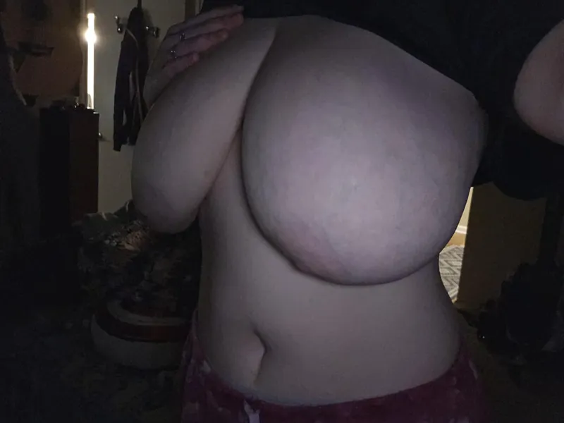 Thumbnail Sharp_Shift291 Reveals: She Wanted Me to Share in Topless