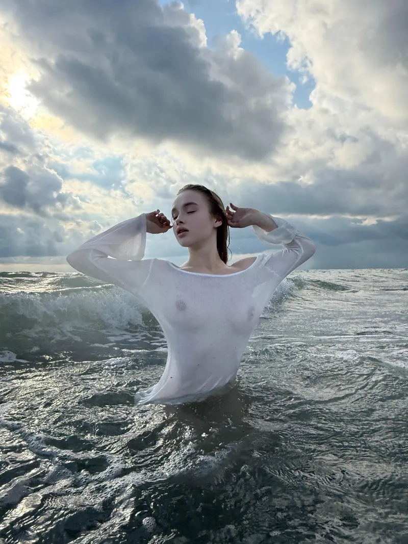 Thumbnail Revealing My Best Photo: Unveiling by CherrRyMoon__ in the seethru Category
