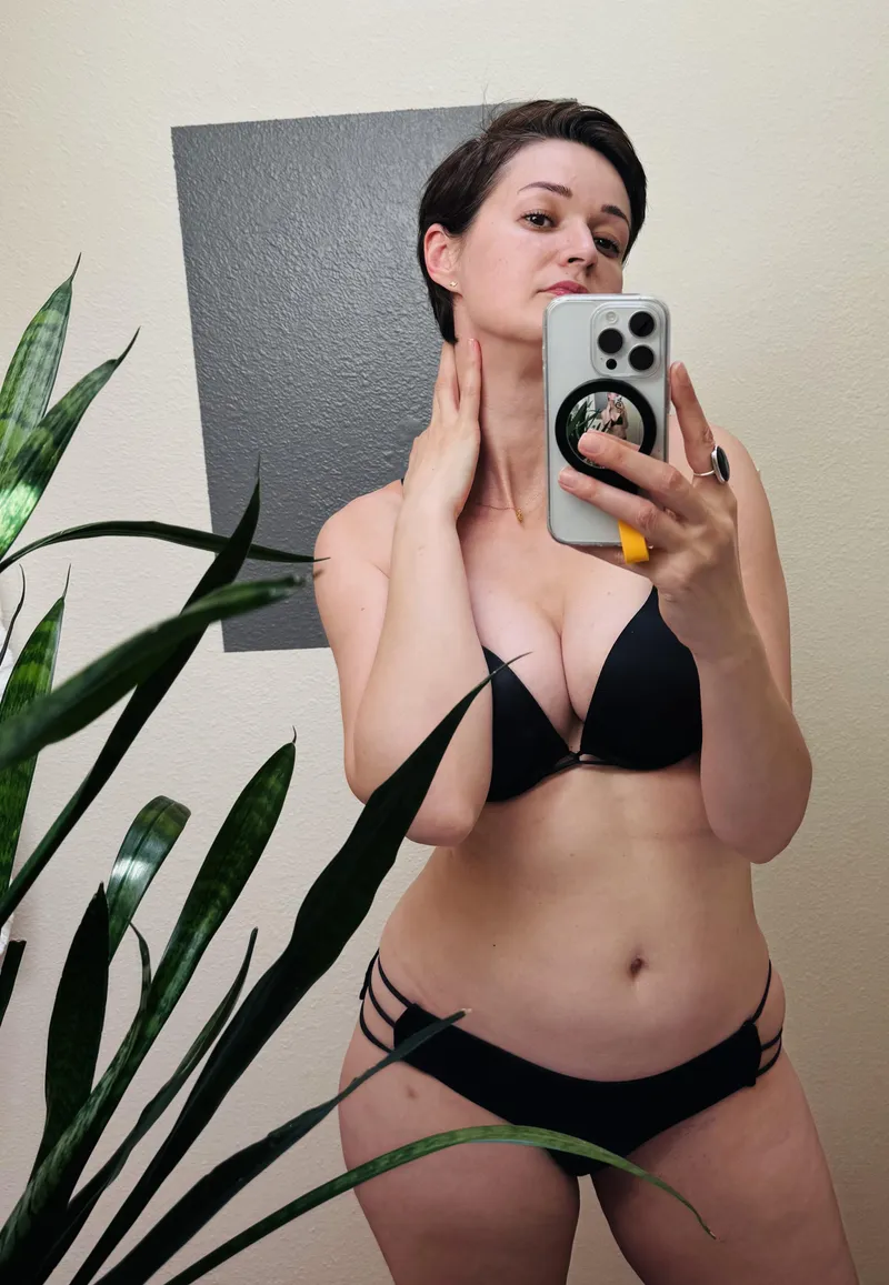 Thumbnail Shorthairchicks Journey: Learning to Love Yourself Fully