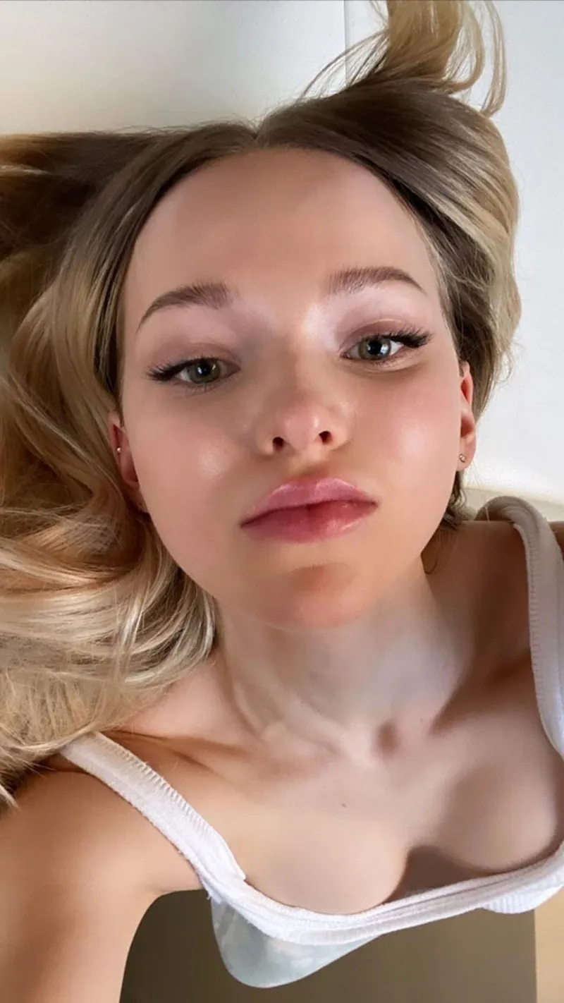 Thumbnail Dove Cameron Unveiled - Dive into Her World! | __-Aphrodite-__