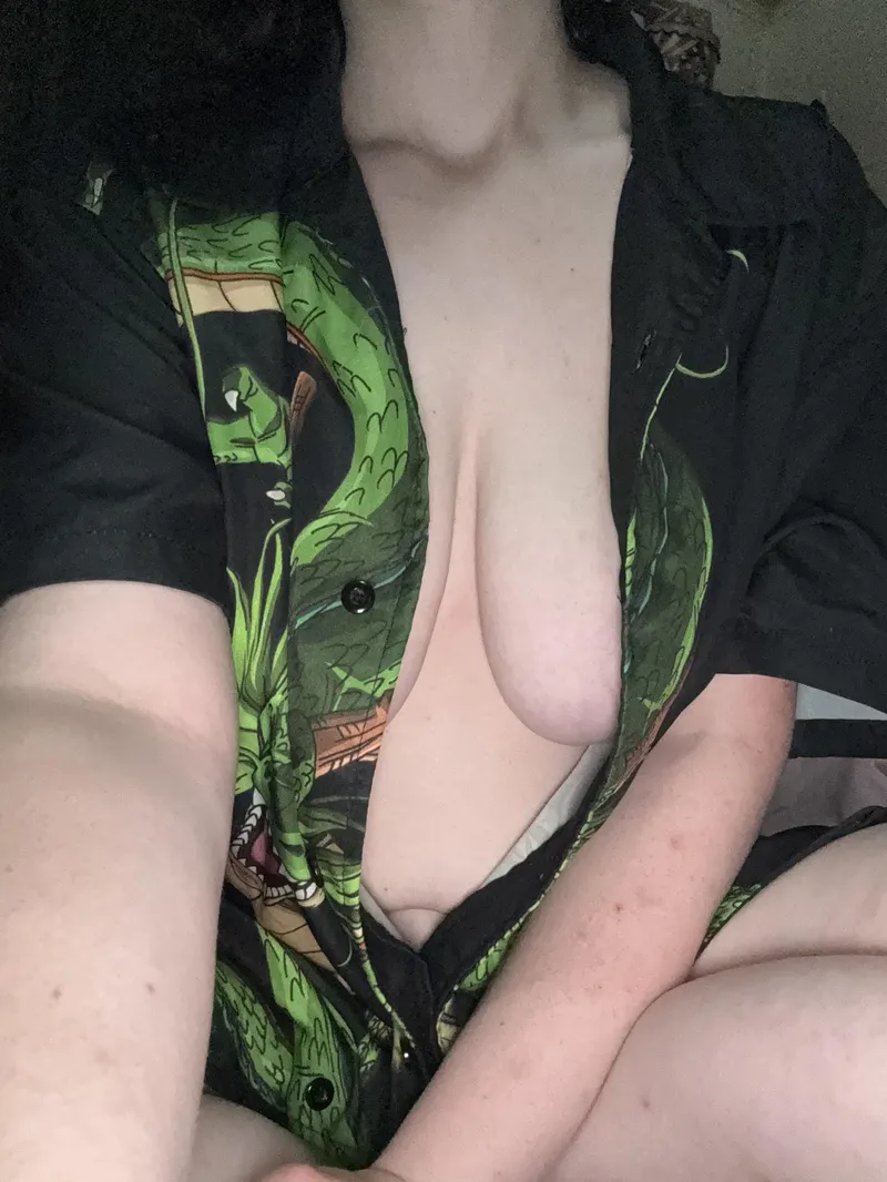 Thumbnail SlutsofOnlyFans Category: Button Ups and Beauty - TwilightTemp's Style by TwilightTemp