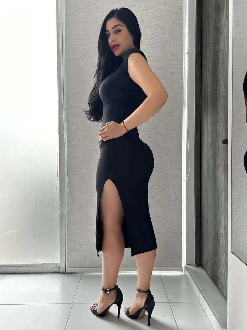 Thumbnail Sexy or Not? F(38) Unveiled by Brilliant_Bell9723 in TightDress Review