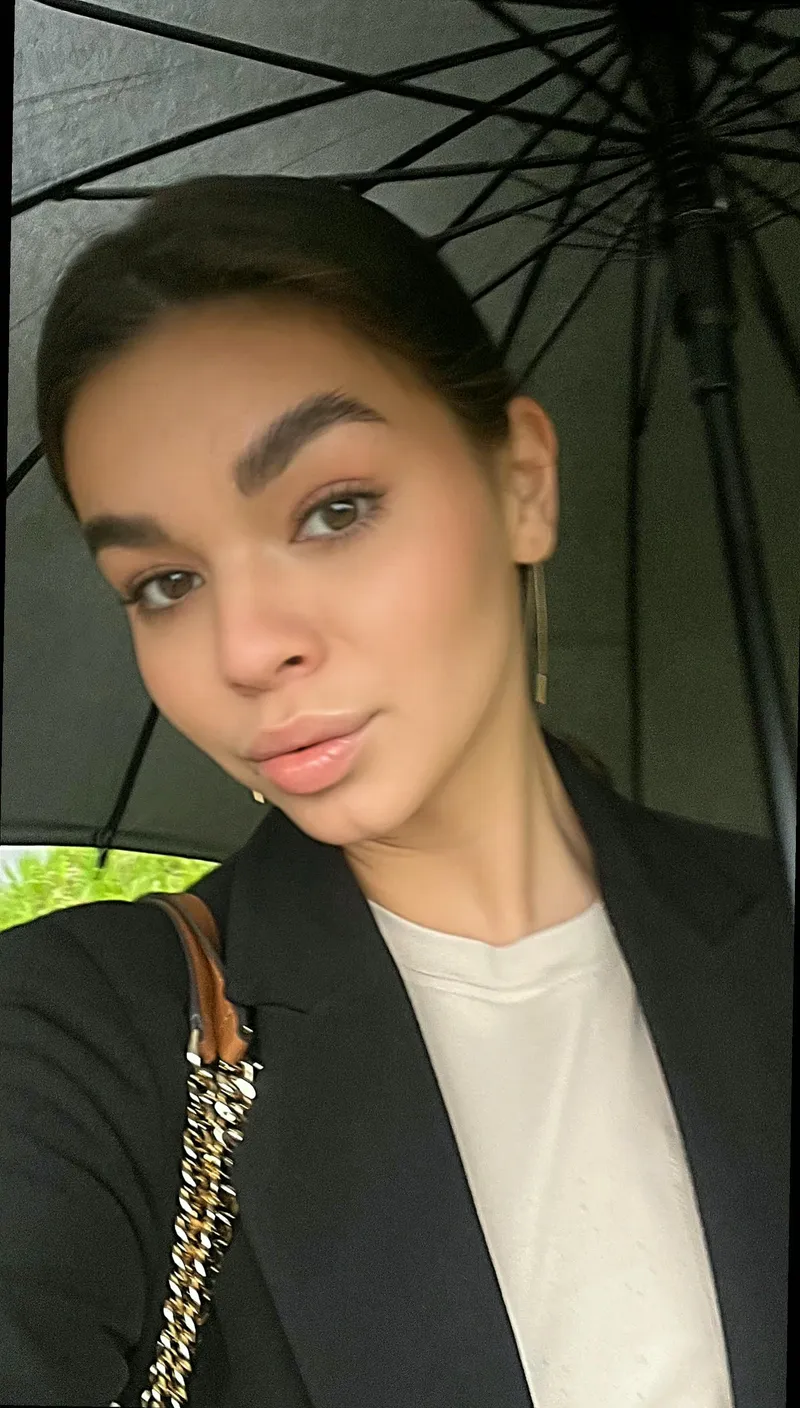 Thumbnail A Selfie Worth a Thousand Smiles | By chibi_mima